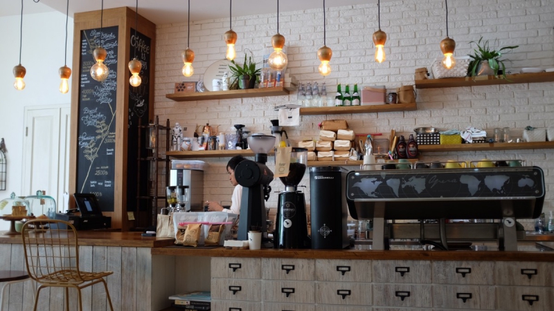 boutique-LIEUCHE-min_coffee_shop_light_cafe_coffee_shop-32620